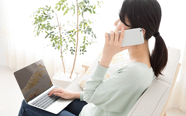 電話かけるイメージ